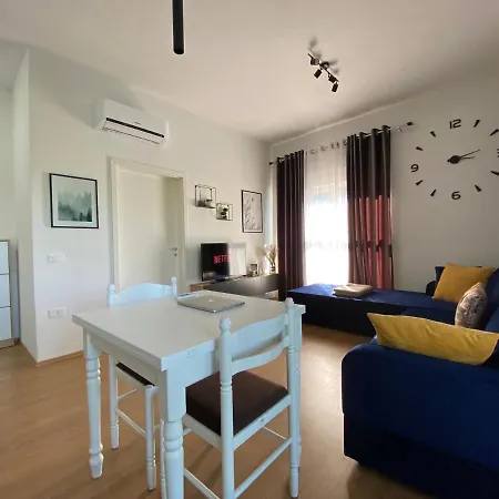 Cozy Apt In Mangalem21 Wifi/ac/netflix דירה