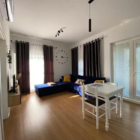 Cozy Apt In Mangalem21 Wifi/ac/netflix טיראנה