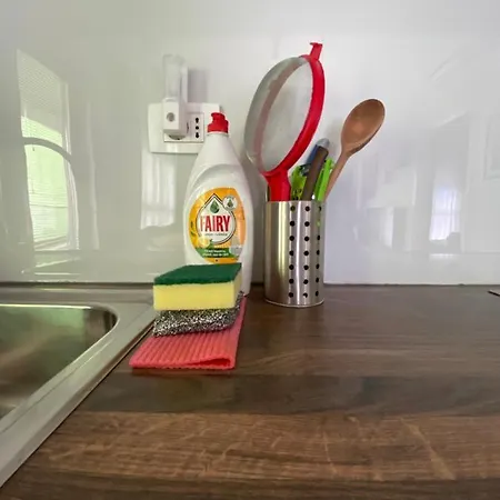 Cozy Apt In Mangalem21 Wifi/ac/netflix * טיראנה