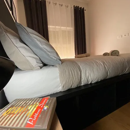Cozy Apt In Mangalem21 Wifi/ac/netflix דירה *