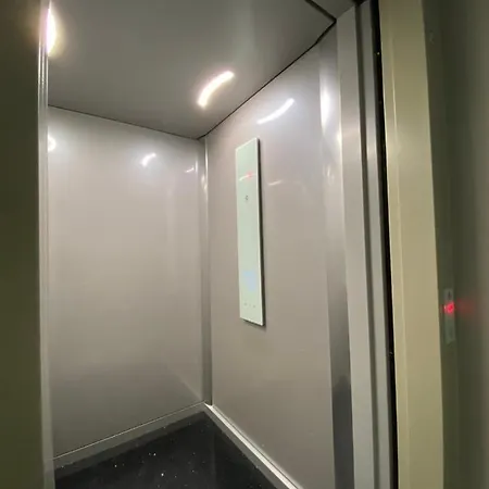 Cozy Apt In Mangalem21 Wifi/ac/netflix דירה *